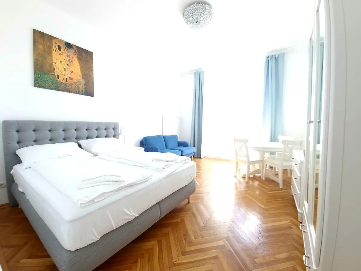Herzlich Willkommen - Kuess Die Hand 3 Vienna Apartment